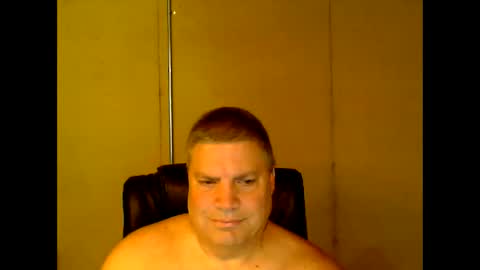 Snapshot of fletch32 chatting on December 25, 4:01 am jd online show from December 25, 4:01 am