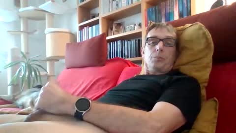 Snapshot of flinx71 chatting on October 31, 7:34 am Ralf online show from October 31, 7:34 am