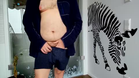 fluffybutt_ online show from February 1, 12:48 pm