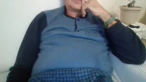 folletto1 online show from December 16, 8:05 pm