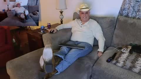 Hunter online show from February 8, 3:08 am