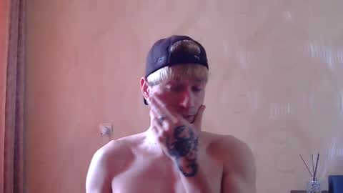 frame_tamer888 online show from May 16, 8:44 am