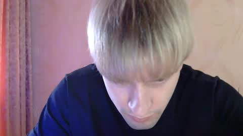 frame_tamer888 online show from May 11, 4:26 pm