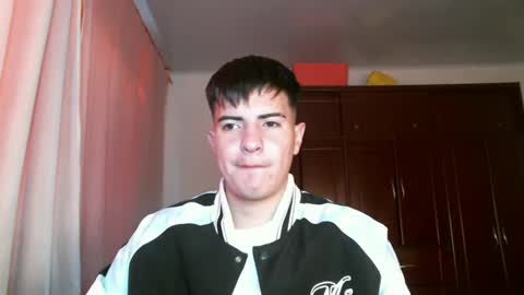 Snapshot of franccesco_699 chatting on December 13, 6:27 pm franccesco_699 online show from December 13, 6:27 pm