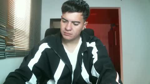 Snapshot of franccesco_699 chatting on September 22, 5:23 pm franccesco_699 online show from September 22, 5:23 pm