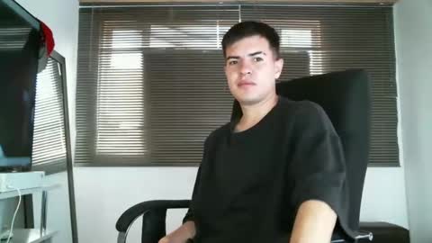 Snapshot of franccesco_699 chatting on March 2, 4:03 pm franccesco_699 online show from March 2, 4:03 pm