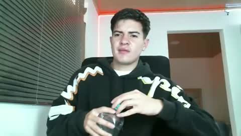 Snapshot of franccesco_699 chatting on December 31, 5:29 pm franccesco_699 online show from December 31, 5:29 pm