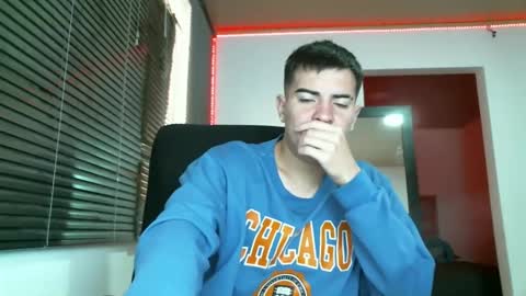 Snapshot of franccesco_699 chatting on February 6, 5:09 pm franccesco_699 online show from February 6, 5:09 pm