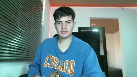 Snapshot of franccesco_699 chatting on January 16, 5:01 pm franccesco_699 online show from January 16, 5:01 pm