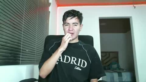 Snapshot of franccesco_699 chatting on January 6, 4:55 pm franccesco_699 online show from January 6, 4:55 pm
