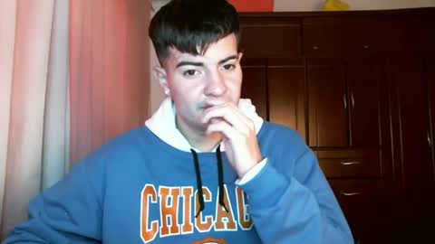 Snapshot of franccesco_699 chatting on December 10, 5:11 pm franccesco_699 online show from December 10, 5:11 pm