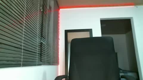 Snapshot of franccesco_699 chatting on March 6, 1:05 am franccesco_699 online show from March 6, 1:05 am