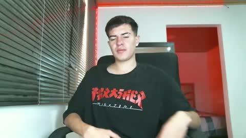 Snapshot of franccesco_699 chatting on March 11, 3:34 pm franccesco_699 online show from March 11, 3:34 pm