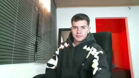 Snapshot of franccesco_699 chatting on February 1, 6:29 pm franccesco_699 online show from February 1, 6:29 pm