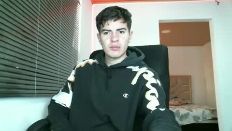 Snapshot of franccesco_699 chatting on January 9, 5:33 pm franccesco_699 online show from January 9, 5:33 pm