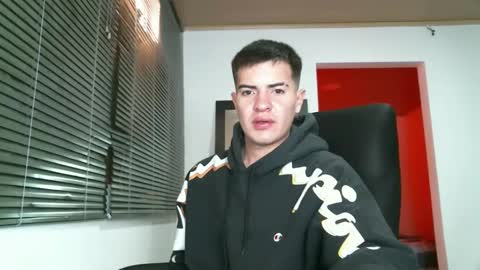Snapshot of franccesco_699 chatting on January 31, 5:32 pm franccesco_699 online show from January 31, 5:32 pm