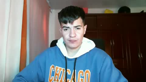 Snapshot of franccesco_699 chatting on December 8, 5:44 pm franccesco_699 online show from December 8, 5:44 pm