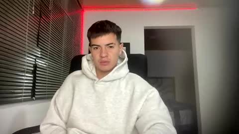 Snapshot of franccesco_699 chatting on March 4, 12:50 am franccesco_699 online show from March 4, 12:50 am