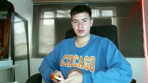 Snapshot of franccesco_699 chatting on March 1, 3:27 pm franccesco_699 online show from March 1, 3:27 pm