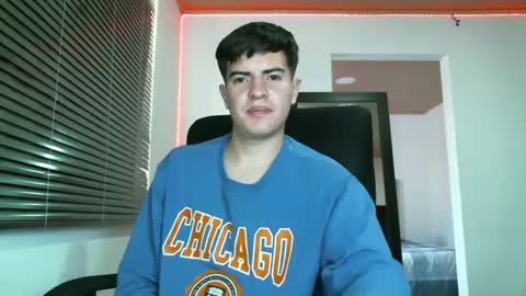 Snapshot of franccesco_699 chatting on January 17, 4:48 pm franccesco_699 online show from January 17, 4:48 pm