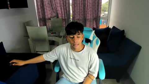 Snapshot of franco_rizzo01 chatting on February 17, 10:03 pm frank online show from February 17, 10:03 pm