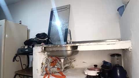 frankdanielsmolano online show from April 10, 2:51 am