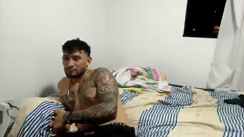 frankdanielsmolano online show from June 22, 3:25 am