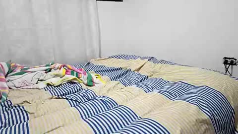 frankdanielsmolano online show from May 24, 5:24 am