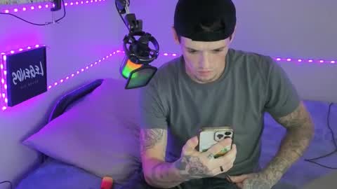 Snapshot of frankoafterdark chatting on September 8, 11:15 pm Franco online show from September 8, 11:15 pm