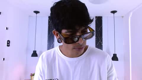 Franvill trato online show from March 2, 7:21 pm