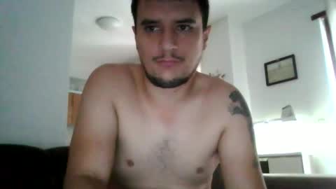 Snapshot of fraromeo2 chatting on October 17, 8:29 am fraromeo2 online show from October 17, 8:29 am