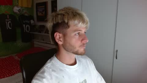 Snapshot of freddy_star chatting on October 7, 11:58 am Frederick Perin online show from October 7, 11:58 am