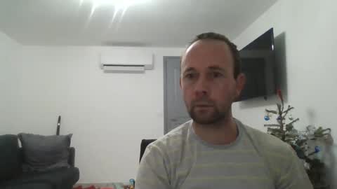 fredodu41 online show from December 26, 5:19 pm