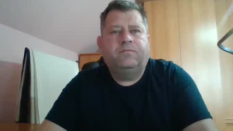 Snapshot of freeboy80180 chatting on December 8, 8:41 am freeboy80180 online show from December 8, 8:41 am
