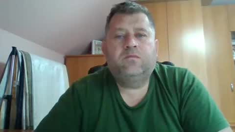 Snapshot of freeboy80180 chatting on October 4, 6:18 am freeboy80180 online show from October 4, 6:18 am