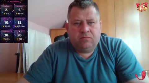 Snapshot of freeboy80180 chatting on March 4, 1:06 pm freeboy80180 online show from March 4, 1:06 pm