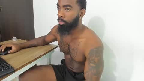 Snapshot of freedom_24 chatting on January 28, 5:35 pm shakur online show from January 28, 5:35 pm
