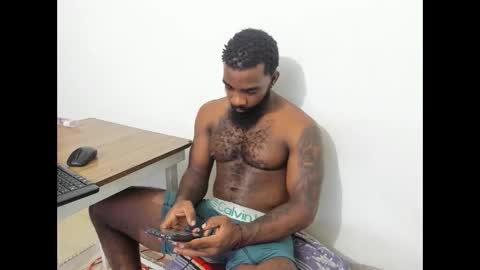 Snapshot of freedom_24 chatting on February 25, 3:31 am shakur online show from February 25, 3:31 am
