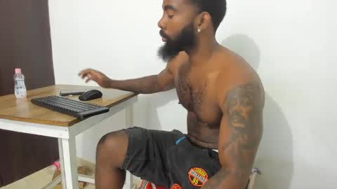 Snapshot of freedom_24 chatting on February 1, 1:44 am shakur online show from February 1, 1:44 am