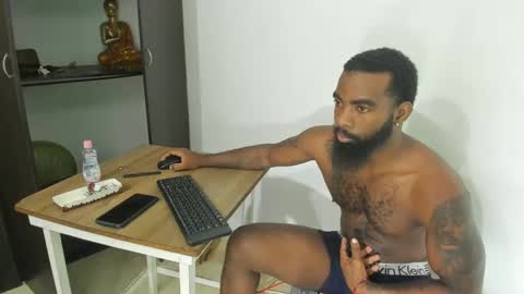 Snapshot of freedom_24 chatting on February 5, 4:04 pm shakur online show from February 5, 4:04 pm