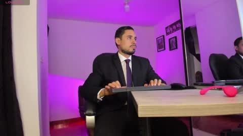 SERGIO THE SEX LAWYER online show from November 3, 8:10 pm