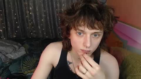 Ian online show from December 21, 6:49 pm