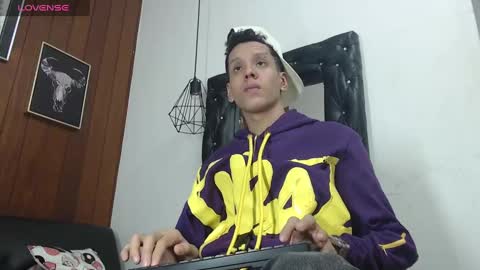 Snapshot of gaboreyes1 chatting on February 8, 3:52 am Gabo online show from February 8, 3:52 am