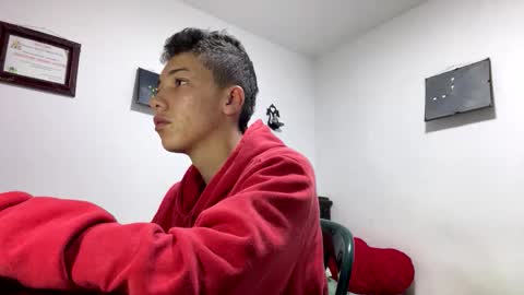 gadiel_sex online show from April 18, 8:38 am