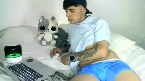 Gael Garca online show from February 11, 5:34 am