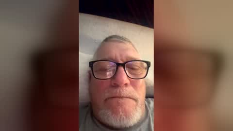 garbear1275 online show from March 26, 6:39 am