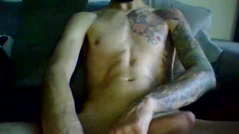 garyreal1990 online show from April 8, 5:43 pm