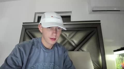 Snapshot of gayndepressed chatting on October 15, 1:24 am Trace online show from October 15, 1:24 am