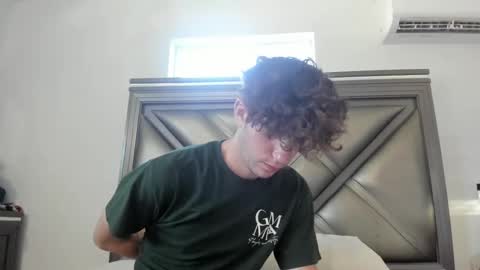 Snapshot of gayndepressed chatting on September 22, 7:13 pm Trace online show from September 22, 7:13 pm