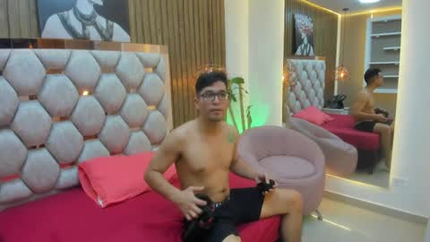 Gean Mclovin online show from May 14, 9:24 pm